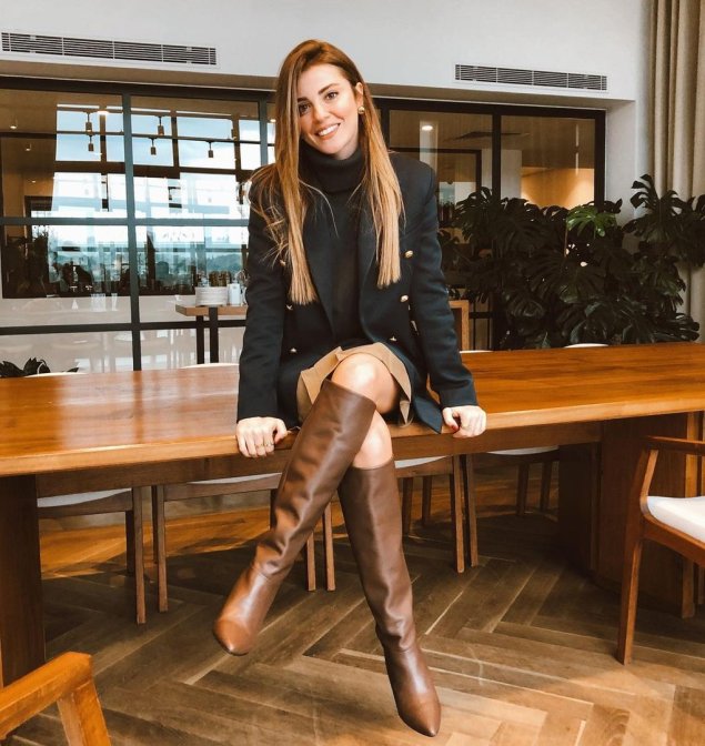 Коричневые сапоги