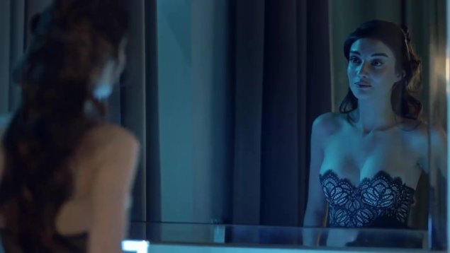 Обнаженная актриса