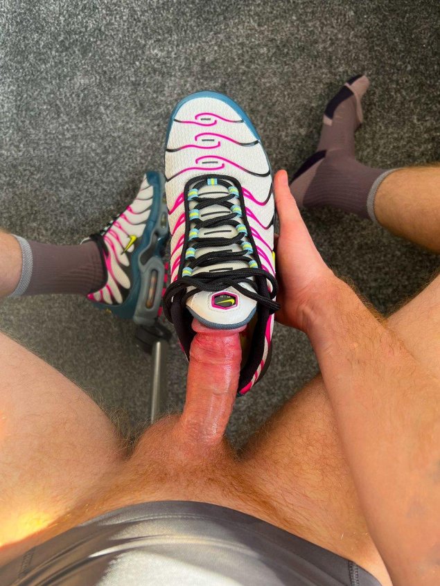 Nike air max plus pink teal volt