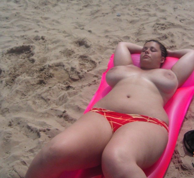 Сисястая толстушка