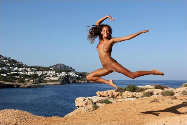 Мелани робертс нудистка