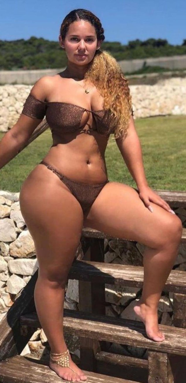 Голые бабы с широкими бедрами