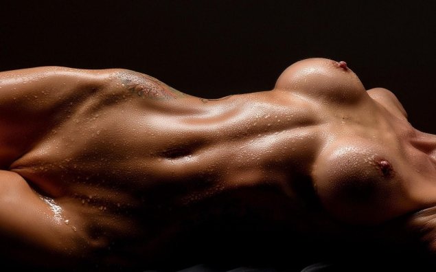 Красивое тело девушки голое