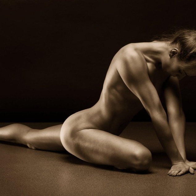 Спортсменка ню