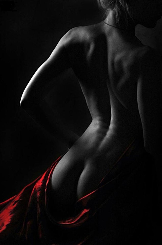 Эротика в красном