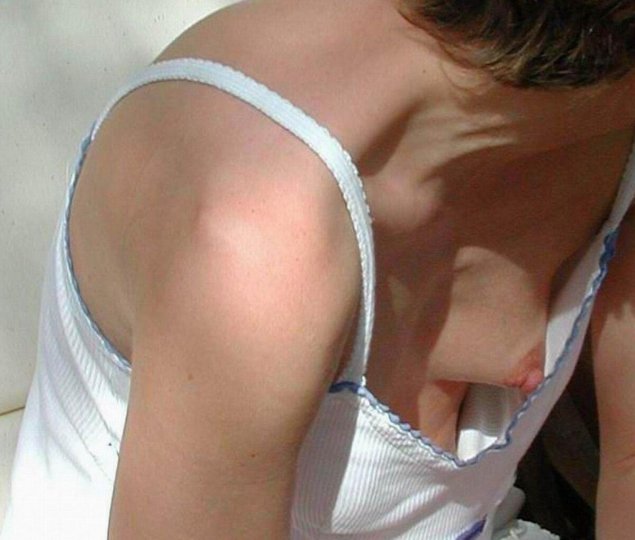 Засветила груди