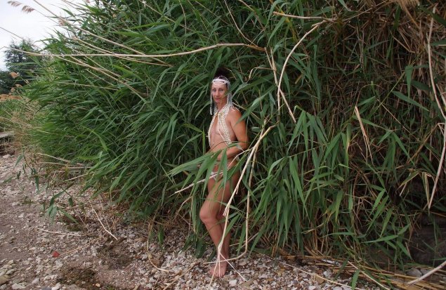 Голая женщин