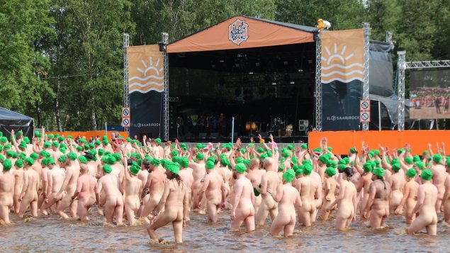 Массовые купания нагишом