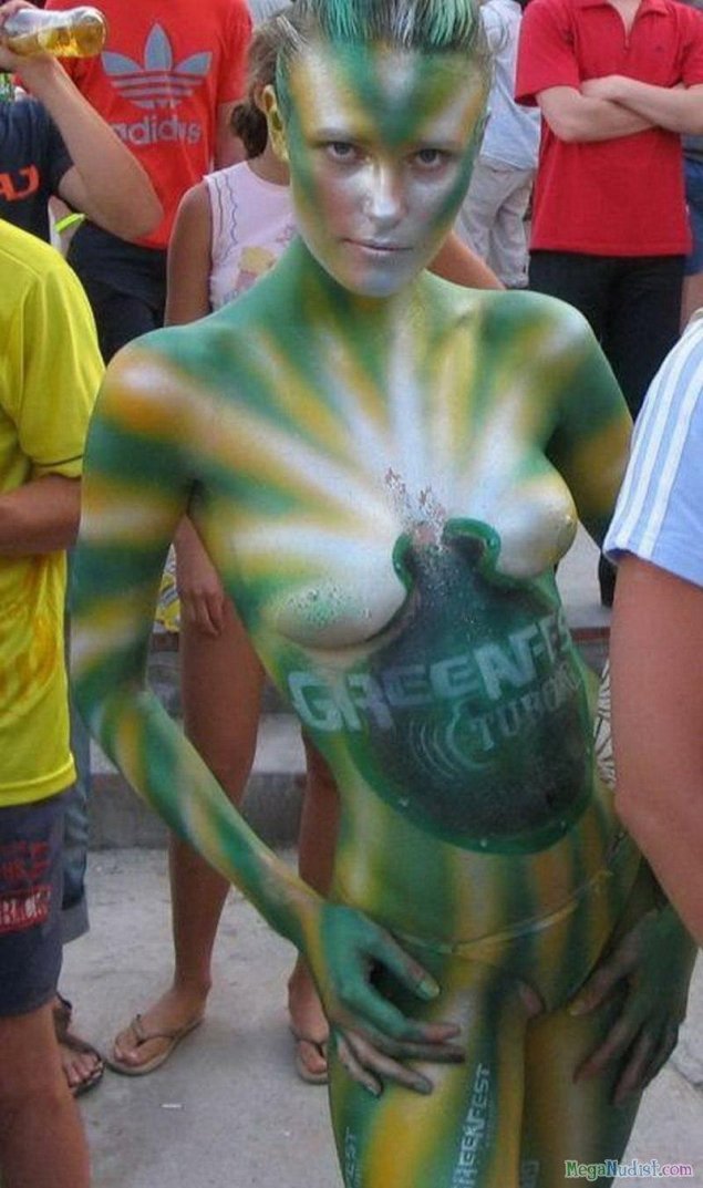 Бодиарт на улице