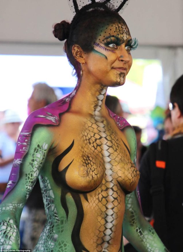 Боди арт фестиваль голые