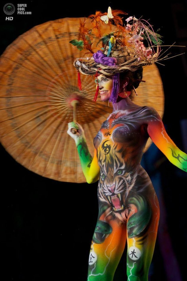 Бодиарт женский на теле