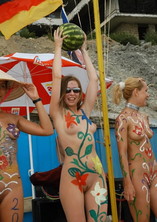 Бодиарт нудистов