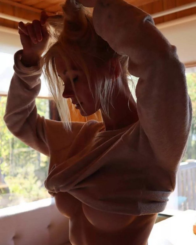 Красивые девушки полураздетые