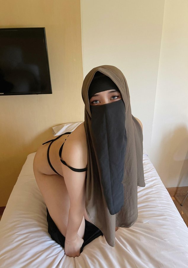 Hijab camilla memek