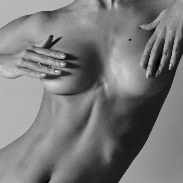 Виктория торс голая