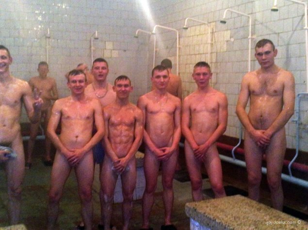 Солдаты в бане голые