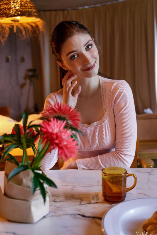 Marion Summers in Purist Form from Metart